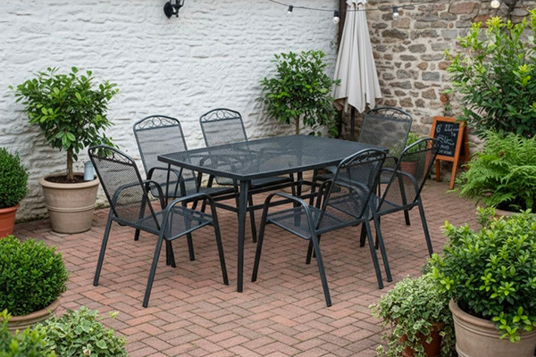 Jak vybrat venkovní židle a stoly pro restaurační zahrádky_4